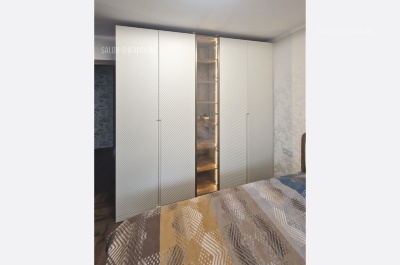 Встроенный шкаф с подсветкой 01_26